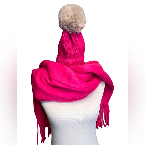 Steve Madden Pink Hat and Scarf Set Soft NEW w/o tags - Picture 1 of 8
